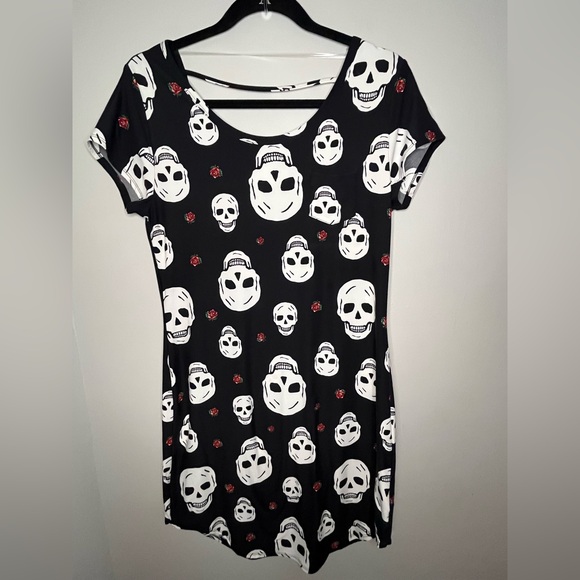 No Boundaries Dresses & Skirts - No Boundaries Black Skull & Rose T-shirt Dress Women’s Size Large